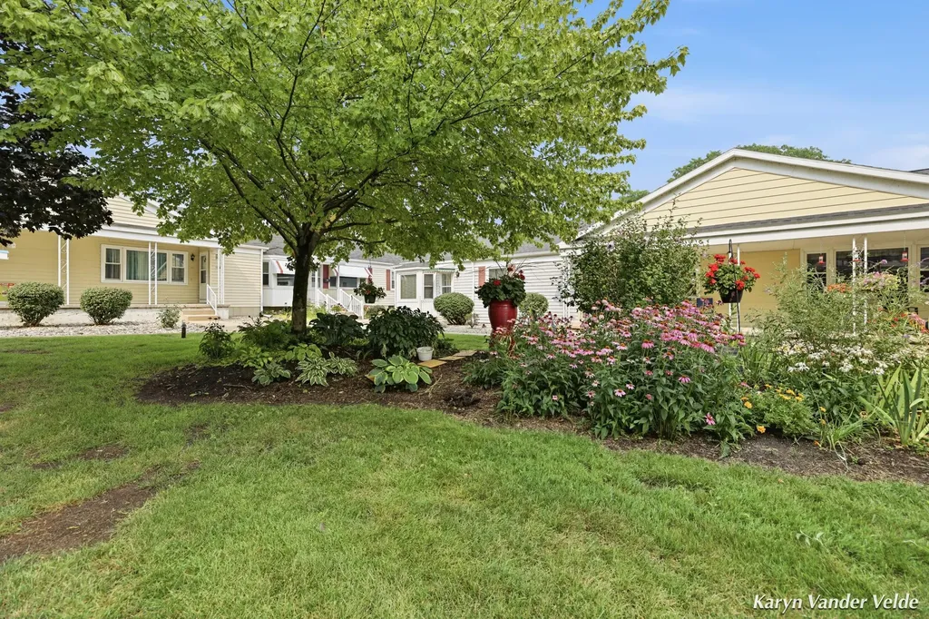 1041 Village Lane Georgetown Charter Township MI 49428