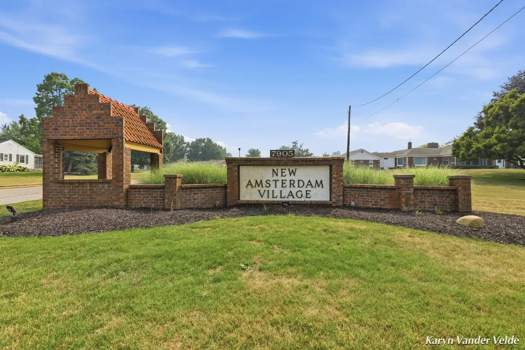 1041 Village Lane Georgetown Charter Township MI 49428
