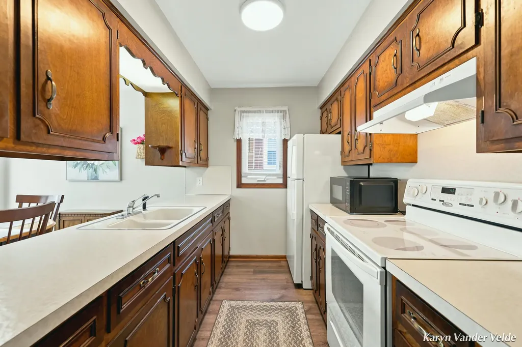 1041 Village Lane Georgetown Charter Township MI 49428