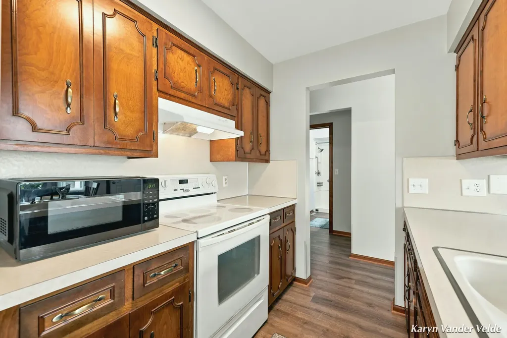 1041 Village Lane Georgetown Charter Township MI 49428