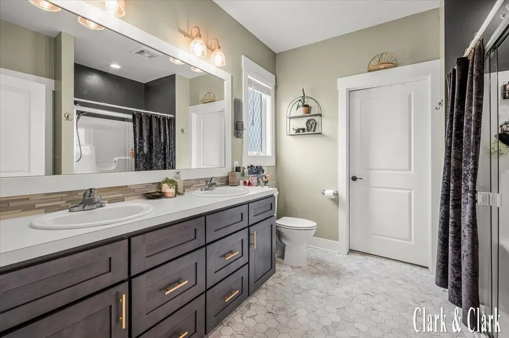 3155 Sandy Drive SW Wyoming City MI 49418