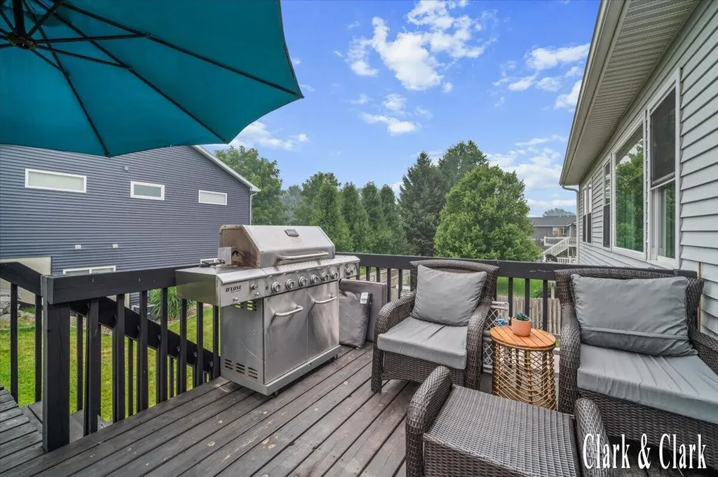 3155 Sandy Drive SW Wyoming City MI 49418