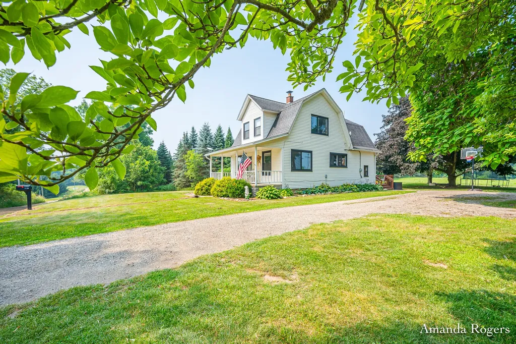1124 Pinckney Road Keene Township MI 48881