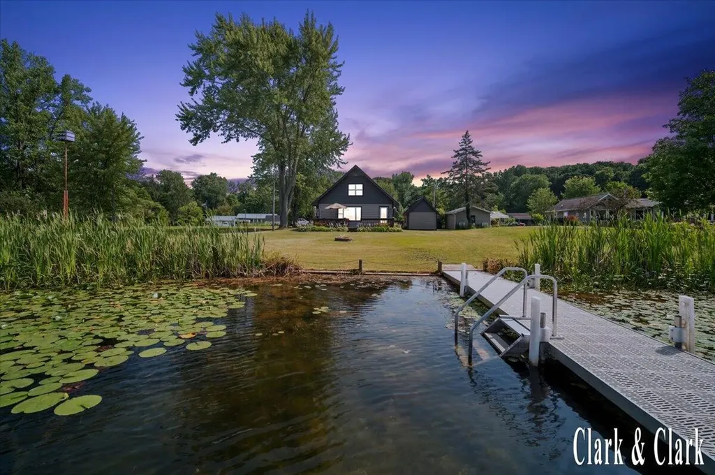3050 Thorpe Drive Hope Township MI 49046