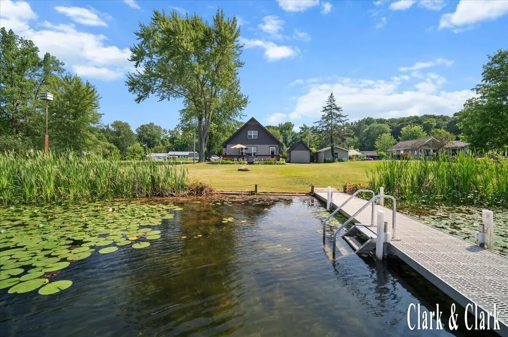 3050 Thorpe Drive Hope Township MI 49046