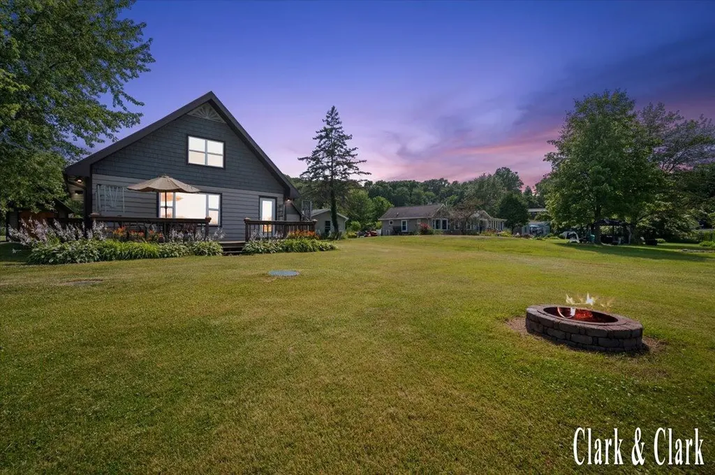 3050 Thorpe Drive Hope Township MI 49046