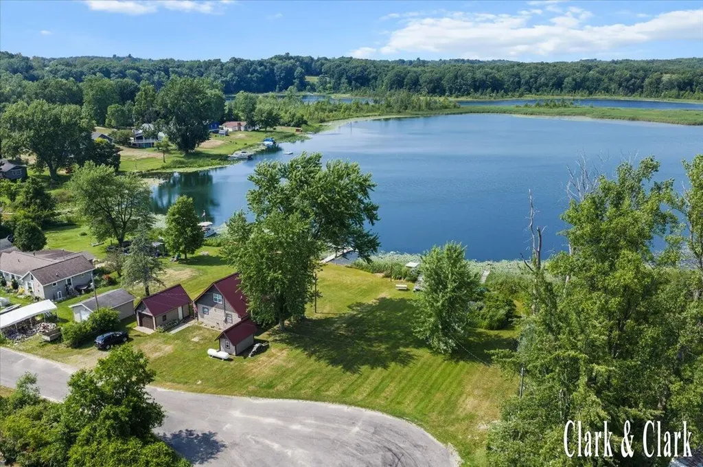 3050 Thorpe Drive Hope Township MI 49046
