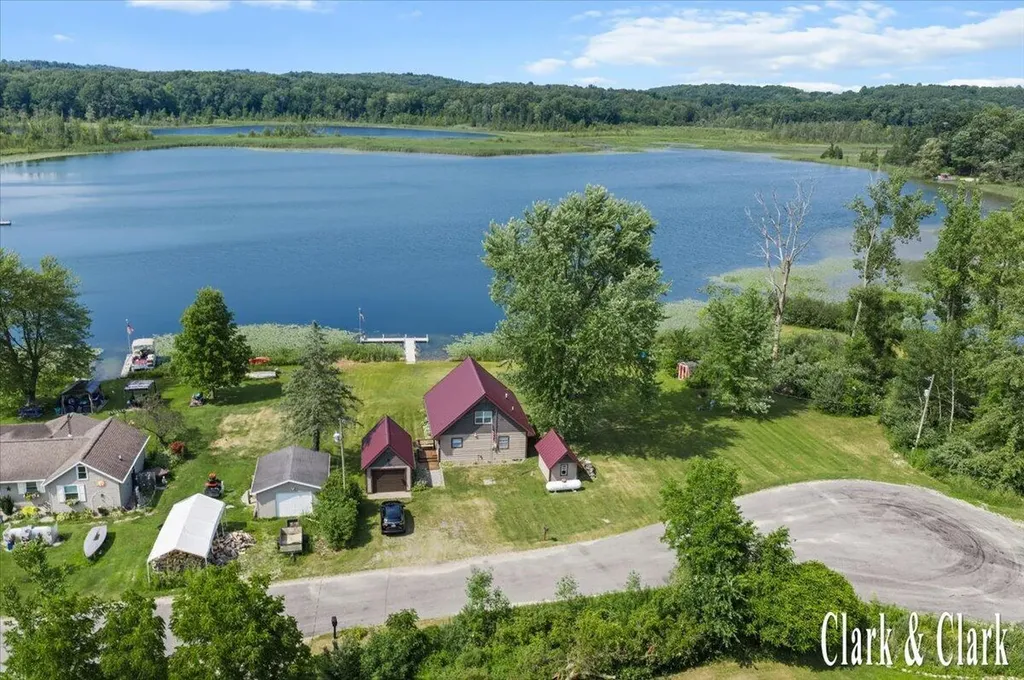 3050 Thorpe Drive Hope Township MI 49046