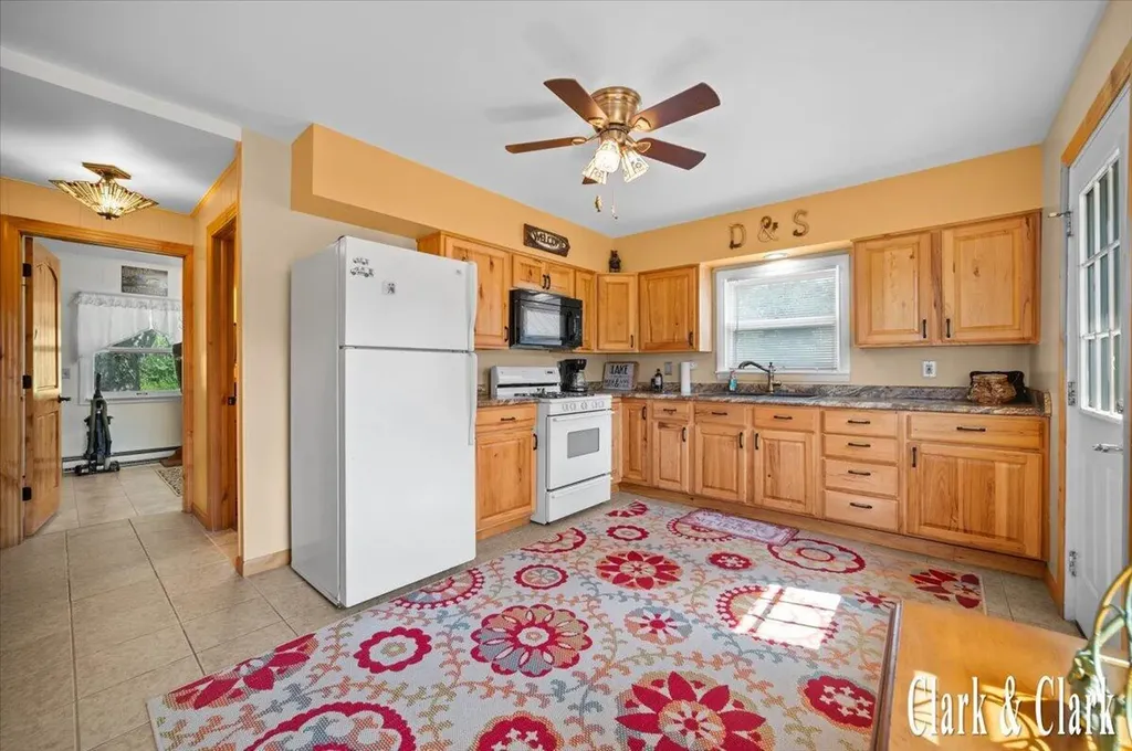 3050 Thorpe Drive Hope Township MI 49046