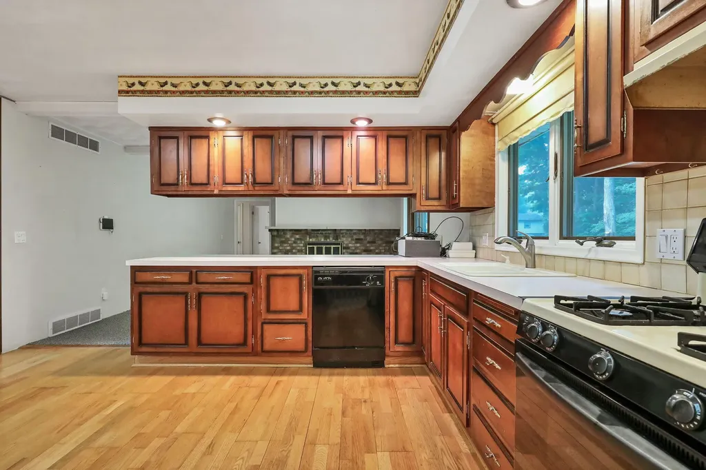 3417 Ginger Snap Lane Lansing City MI 48911