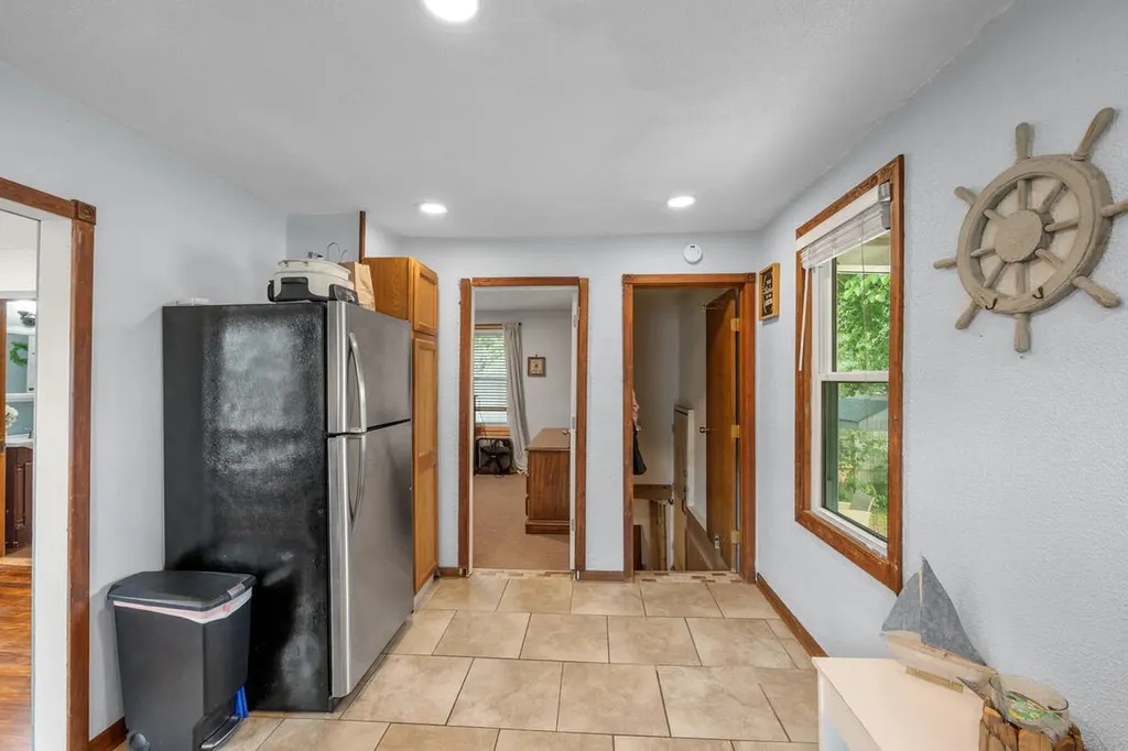 1628 Pennoyer Avenue Grand Haven City MI 49417
