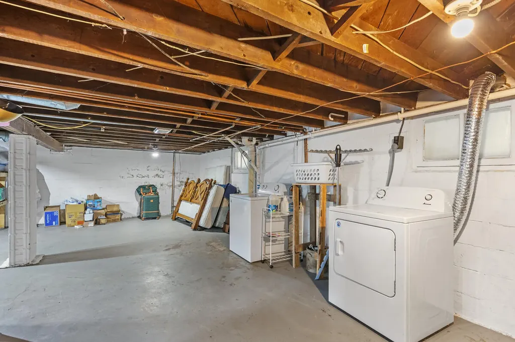 1628 Pennoyer Avenue Grand Haven City MI 49417