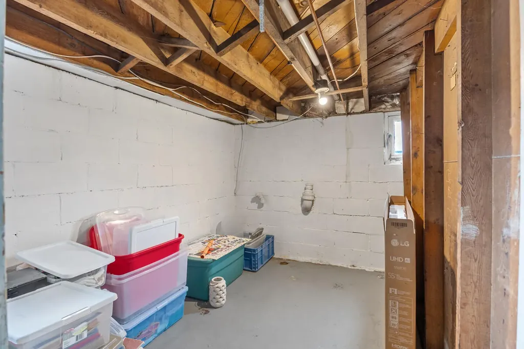 1628 Pennoyer Avenue Grand Haven City MI 49417