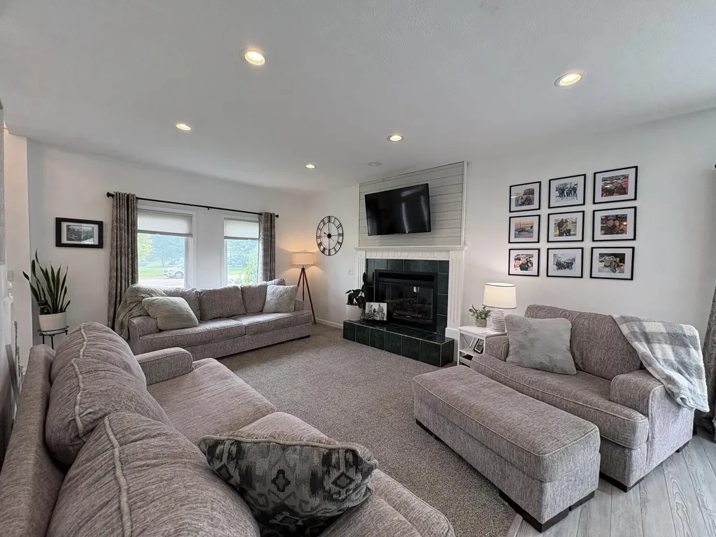 1694 Leisure Court Dorr Township MI 49323