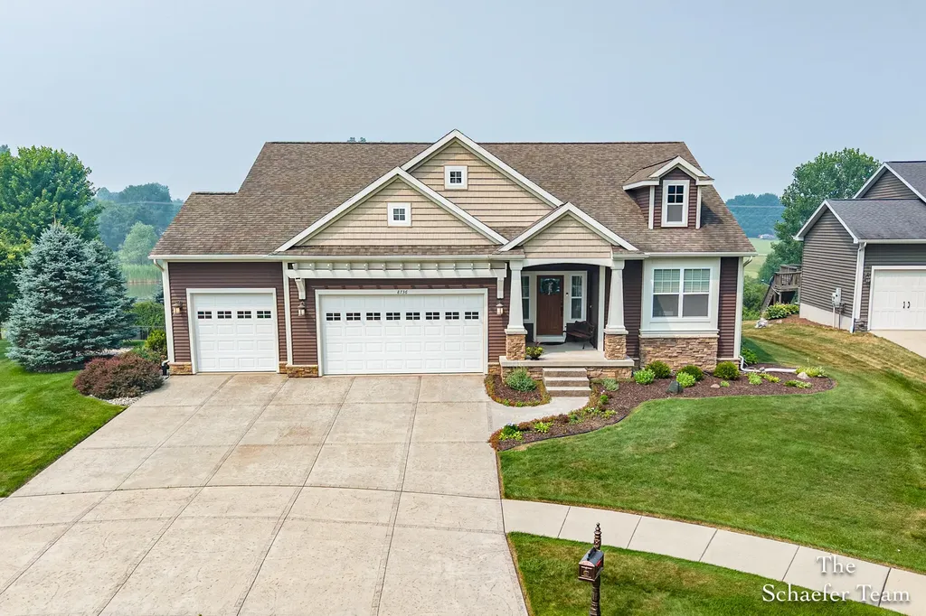 8736 Mount Rainier Circle Delta Charter Township MI 48917