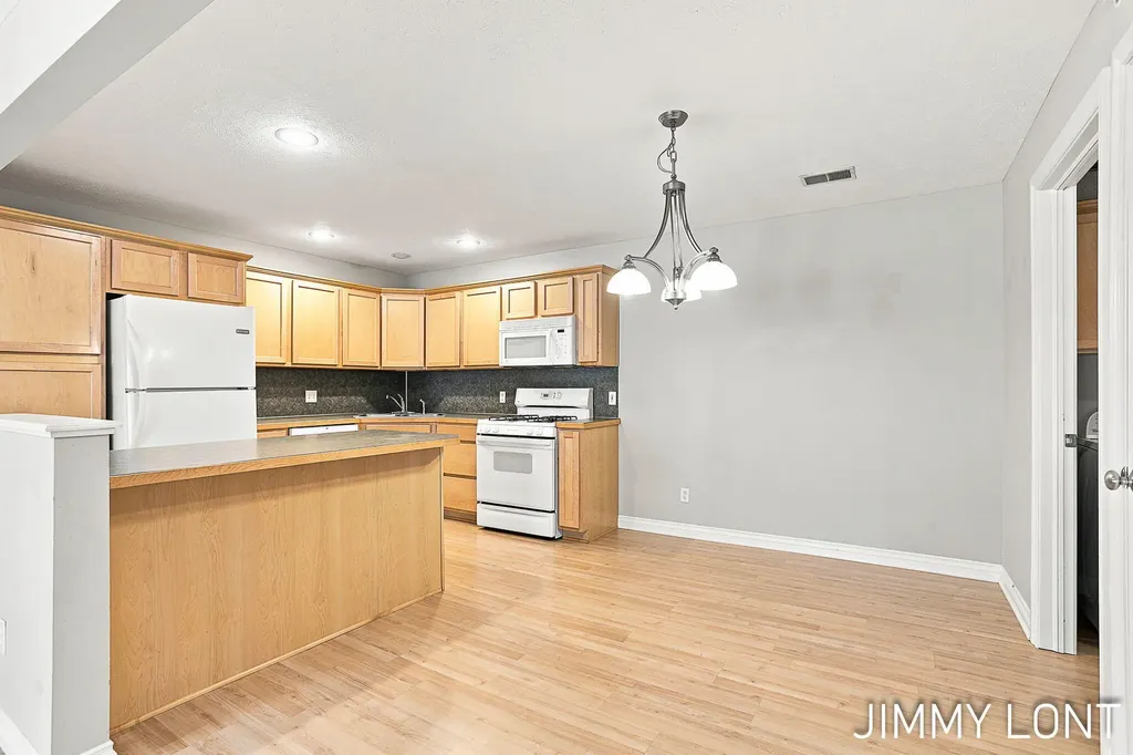 3074 W Crystal Waters Drive Holland Charter Township MI 49424