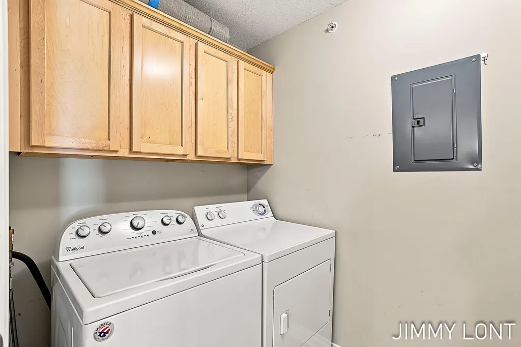3074 W Crystal Waters Drive Holland Charter Township MI 49424