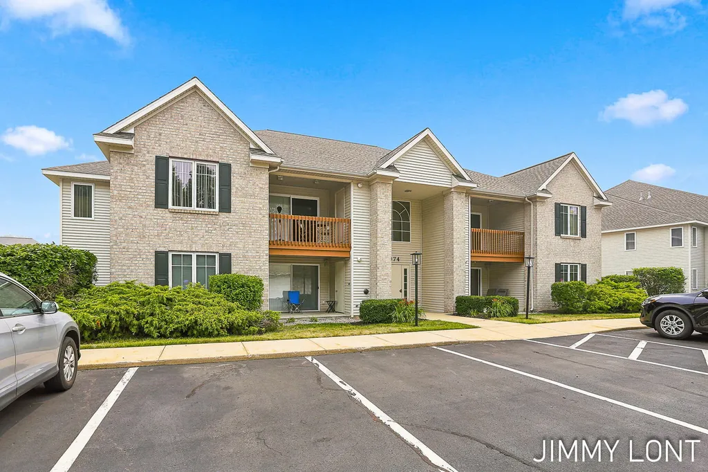 3074 W Crystal Waters Drive Holland Charter Township MI 49424
