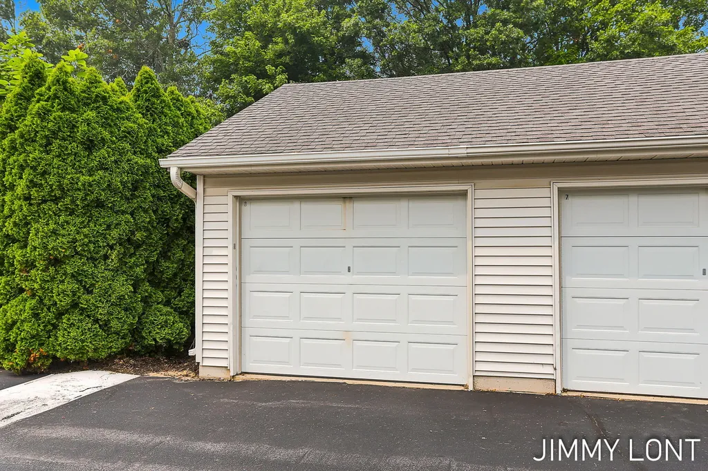 3074 W Crystal Waters Drive Holland Charter Township MI 49424