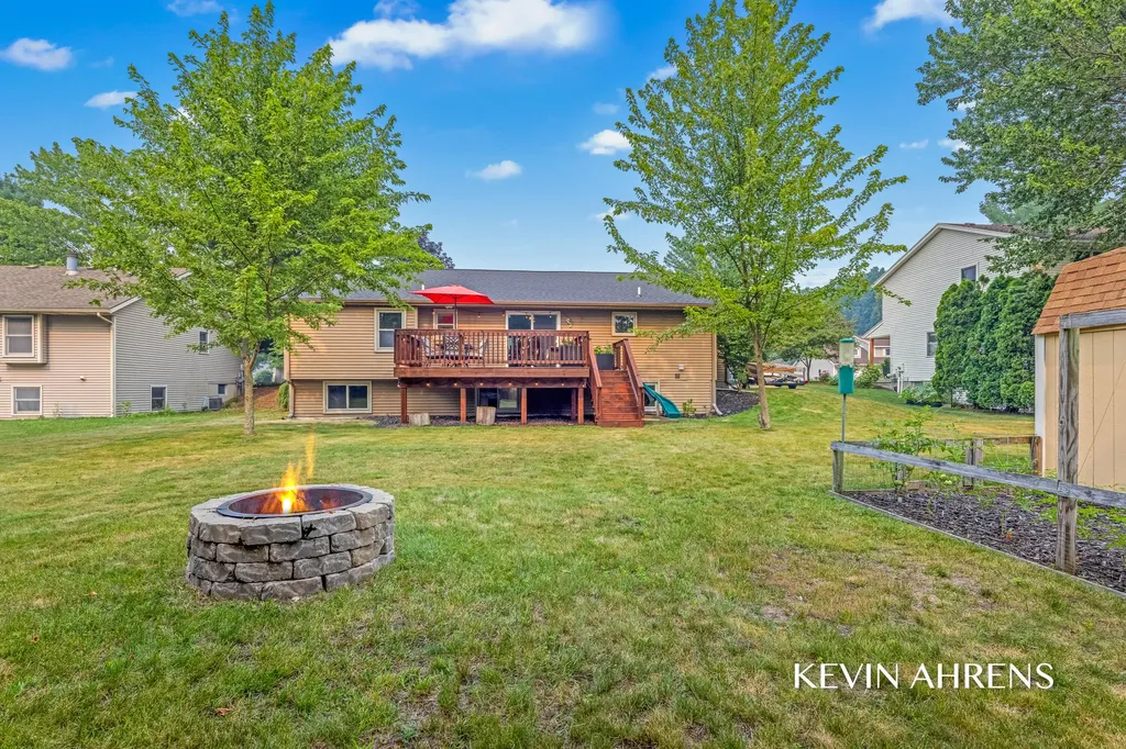 7368 Iron Drive Georgetown Charter Township MI 49426