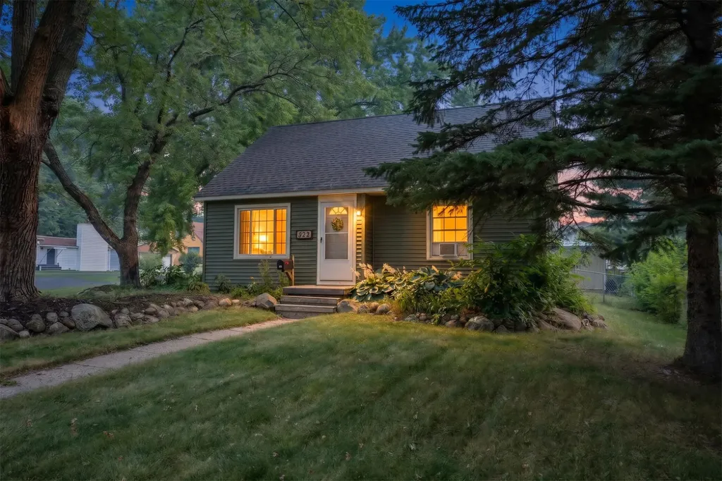 922 W Montcalm Street Greenville City MI 48838