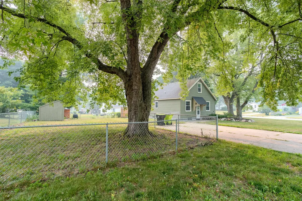 922 W Montcalm Street Greenville City MI 48838
