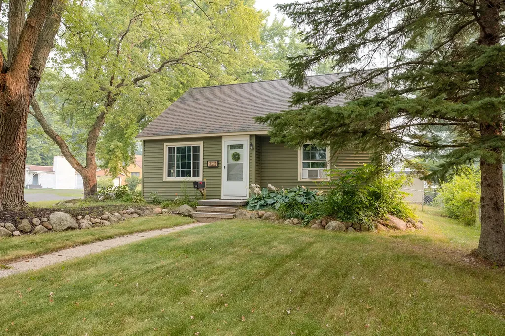 922 W Montcalm Street Greenville City MI 48838