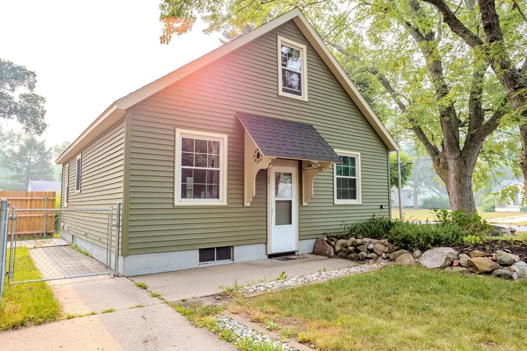 922 W Montcalm Street Greenville City MI 48838