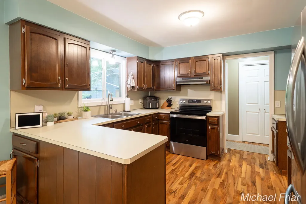 2700 Shadowbrook Drive SE Cascade Charter Township MI 49546