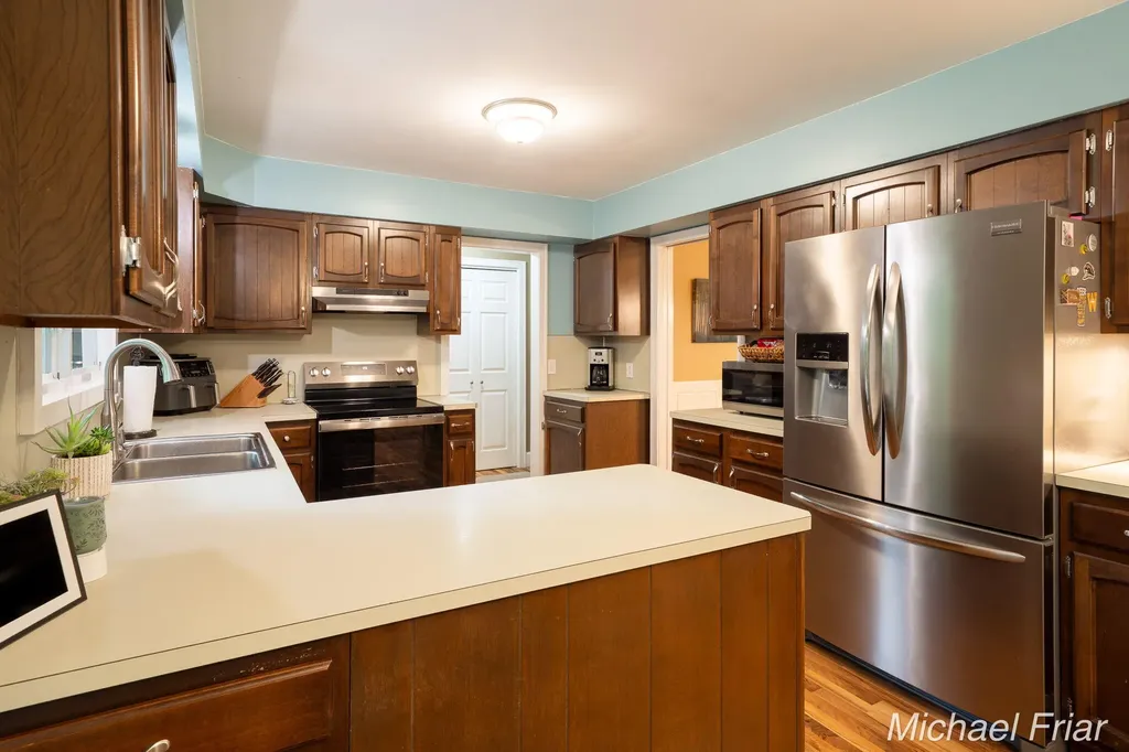 2700 Shadowbrook Drive SE Cascade Charter Township MI 49546