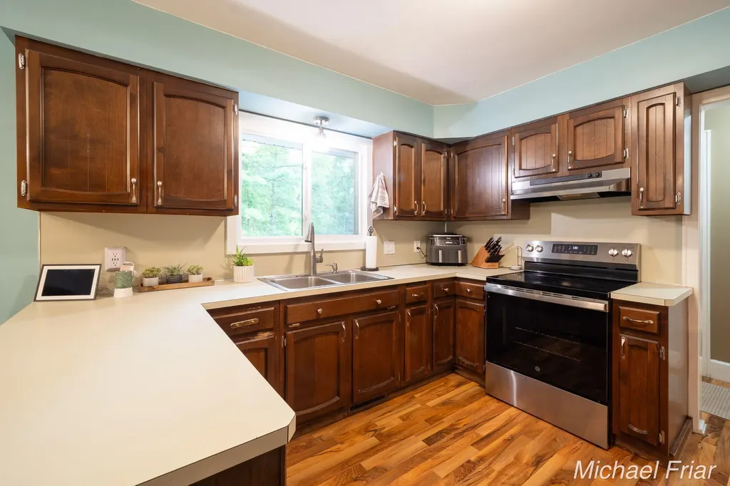 2700 Shadowbrook Drive SE Cascade Charter Township MI 49546