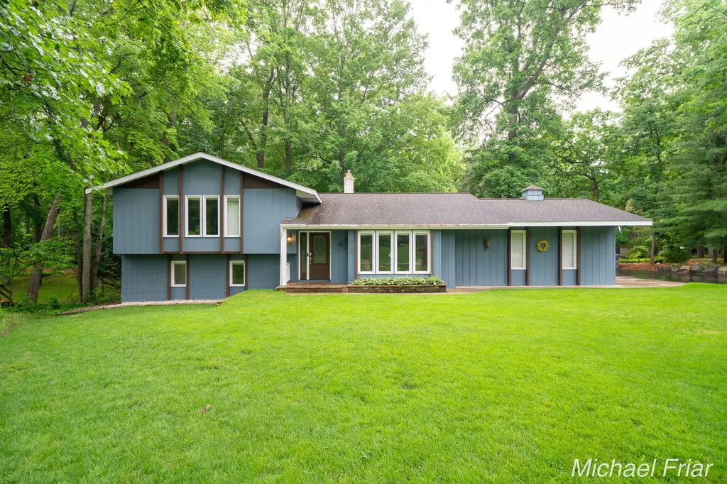 2700 Shadowbrook Drive SE Cascade Charter Township MI 49546
