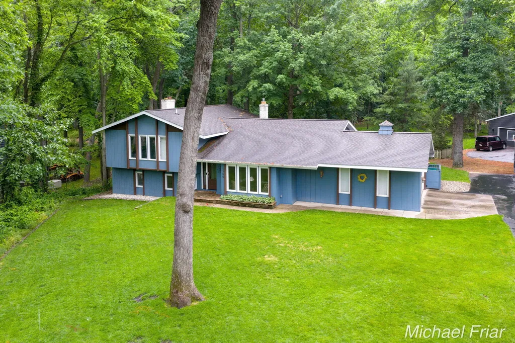 2700 Shadowbrook Drive SE Cascade Charter Township MI 49546