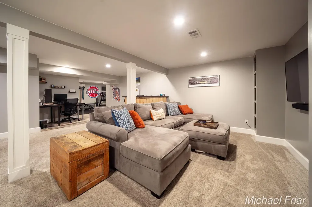 2700 Shadowbrook Drive SE Cascade Charter Township MI 49546