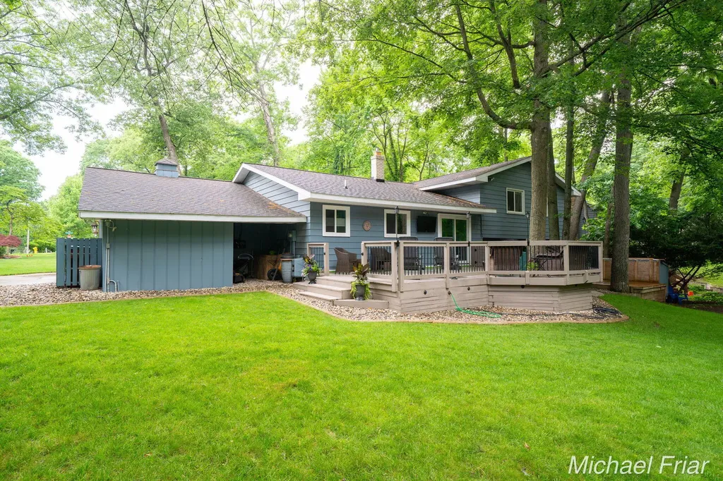 2700 Shadowbrook Drive SE Cascade Charter Township MI 49546