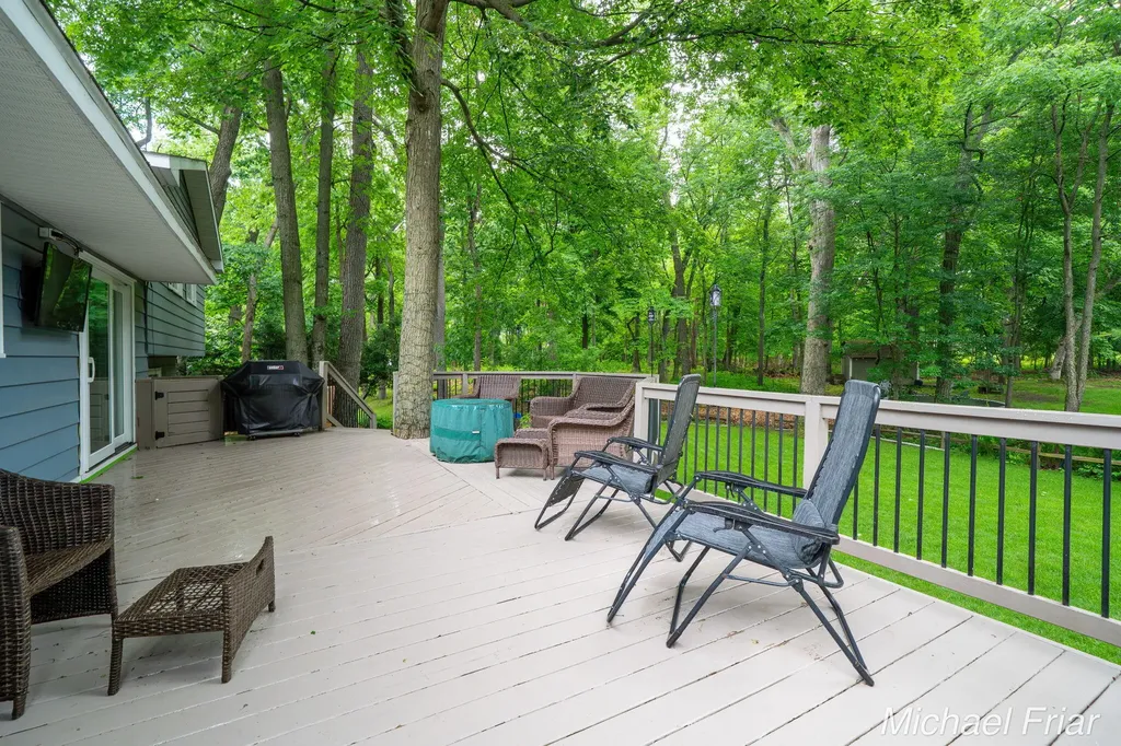 2700 Shadowbrook Drive SE Cascade Charter Township MI 49546