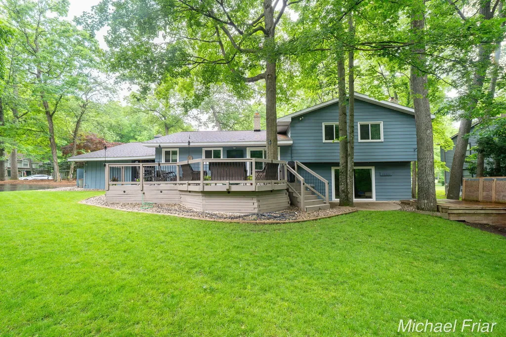 2700 Shadowbrook Drive SE Cascade Charter Township MI 49546