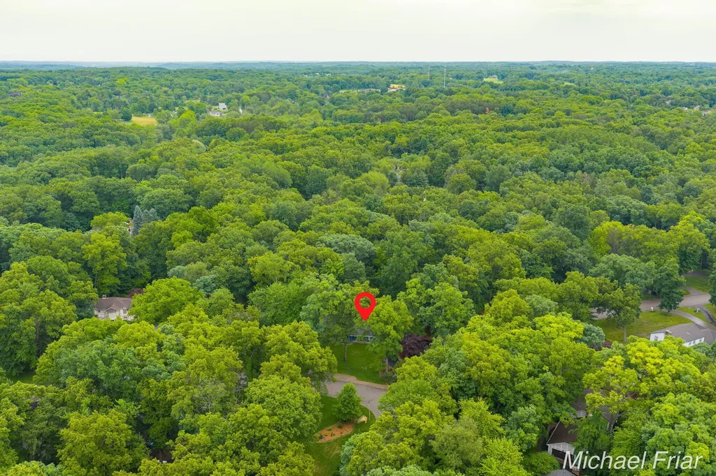 2700 Shadowbrook Drive SE Cascade Charter Township MI 49546