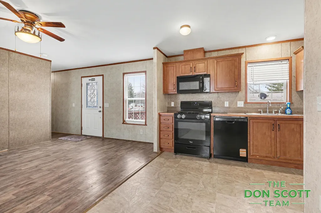 6913 Sandwood Street NE Plainfield Charter Township MI 49341