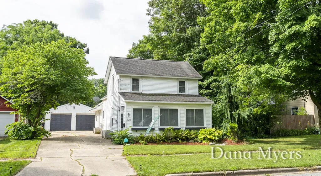 628 E Walnut Street Hastings City MI 49058