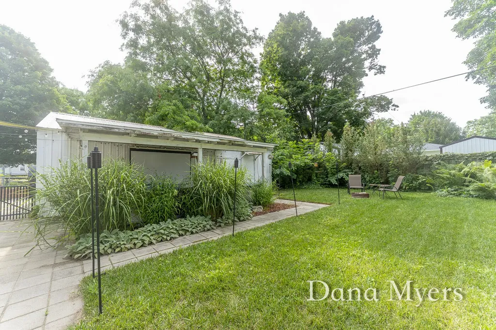 628 E Walnut Street Hastings City MI 49058