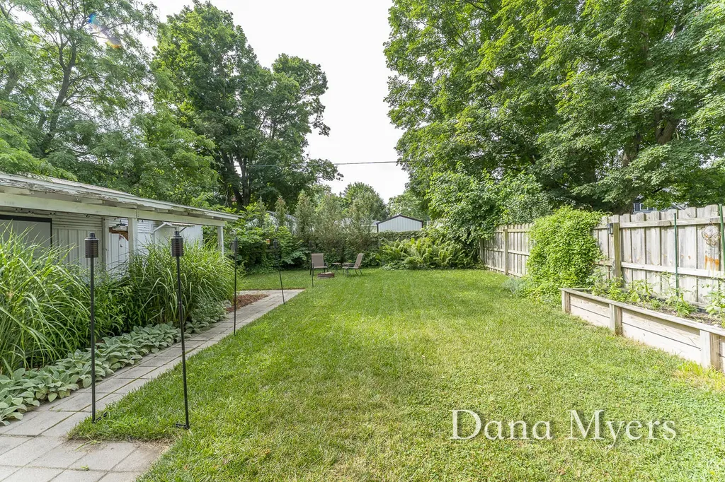 628 E Walnut Street Hastings City MI 49058