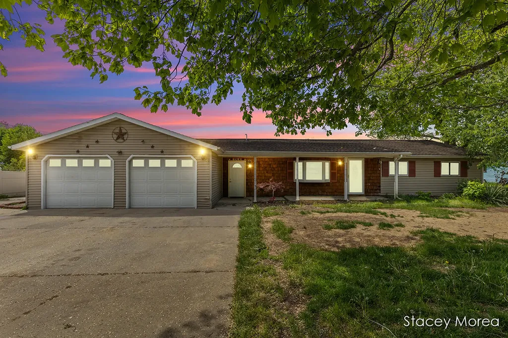 1910 Waterview Way Crystal Township MI 48818
