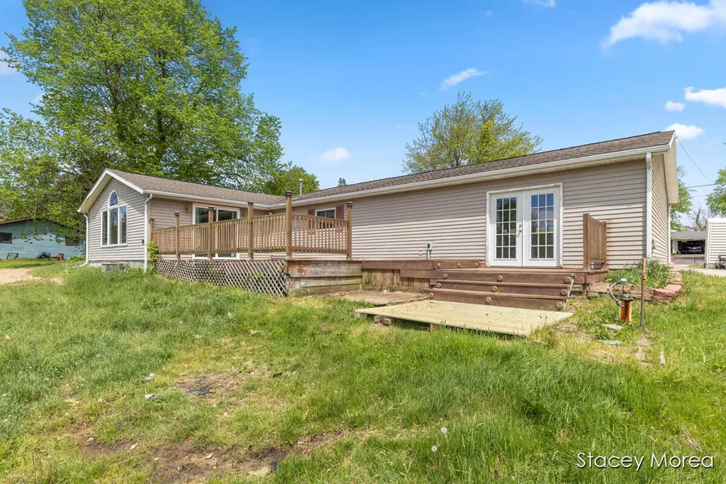 1910 Waterview Way Crystal Township MI 48818