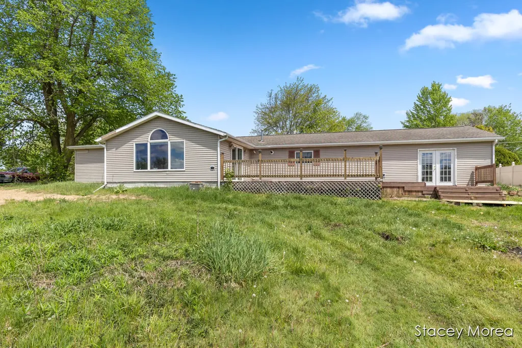1910 Waterview Way Crystal Township MI 48818