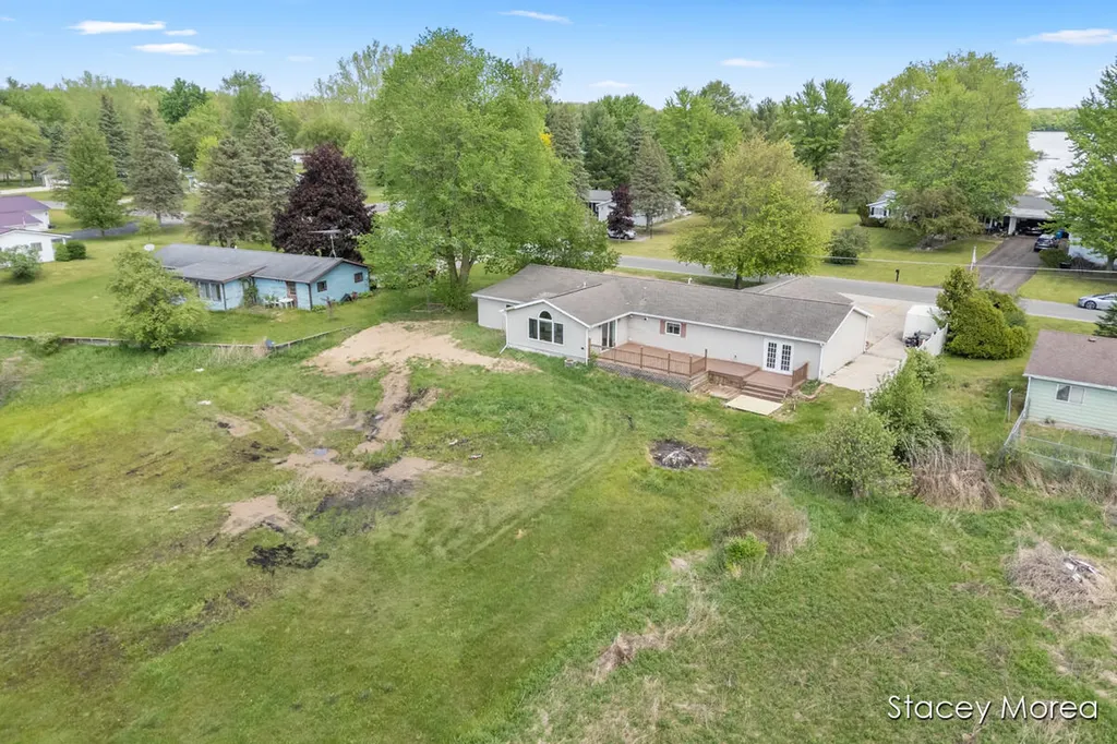 1910 Waterview Way Crystal Township MI 48818