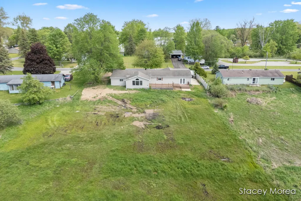 1910 Waterview Way Crystal Township MI 48818