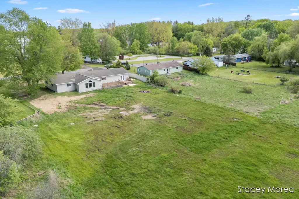 1910 Waterview Way Crystal Township MI 48818