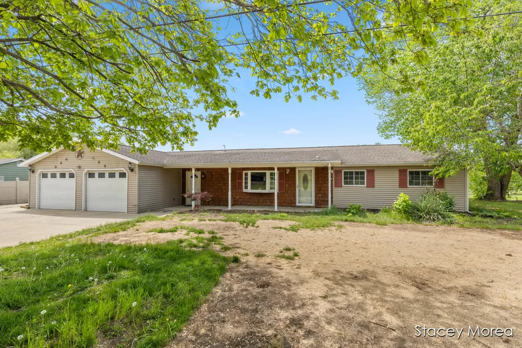 1910 Waterview Way Crystal Township MI 48818