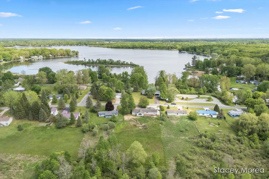 1910 Waterview Way Crystal Township MI 48818